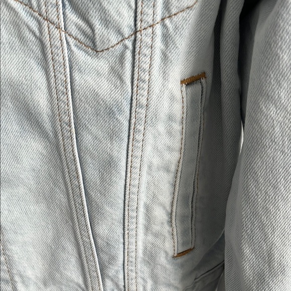 LEVI’S NWOT Light Blue Embroidered Denim Jacket, Size M - Picture 6 of 14